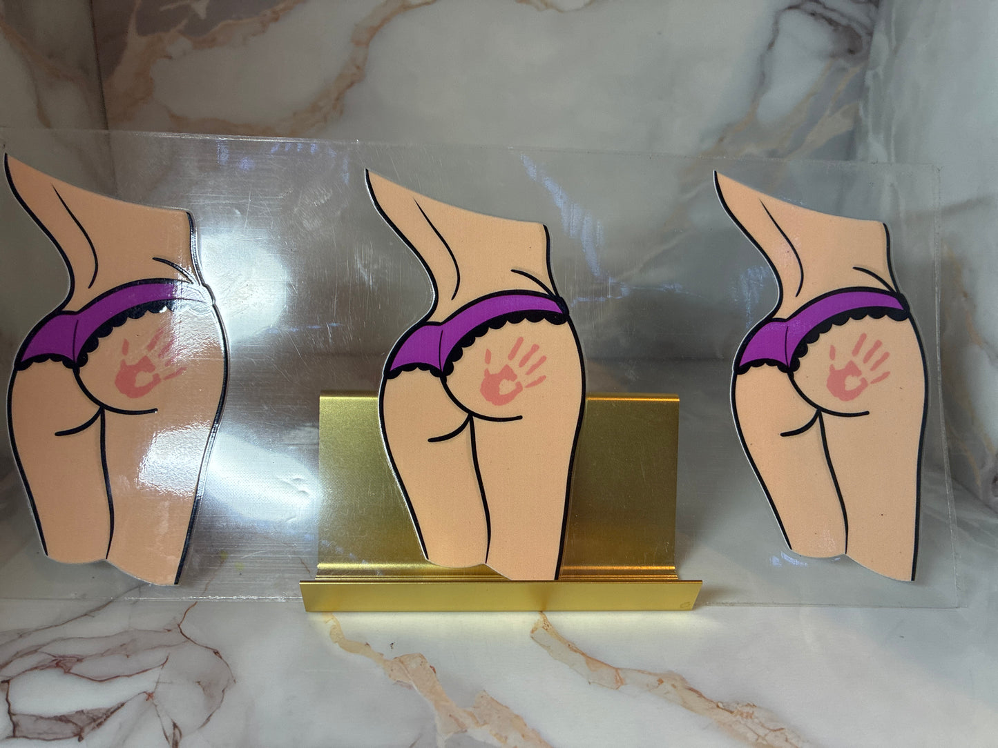 18+ 001